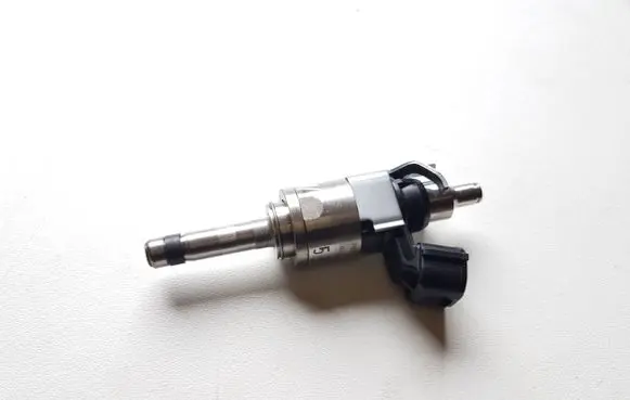 Mazda CX-5 II Fuel injector PAMB13250 05G2210846