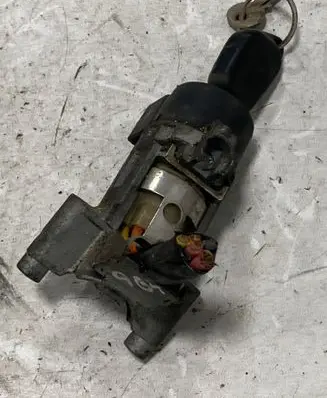 Peugeot 406 Ignition lock 447021