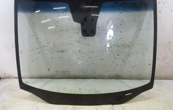 KIA Carens III Front windscreen/windshield window GMAUTO4574097