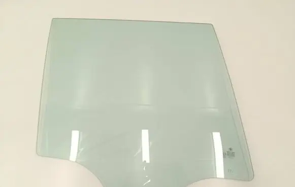 Rear door window glass