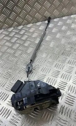 Volvo S60 Front door lock 31301738
