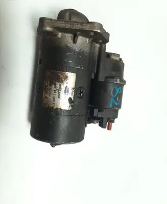 Volkswagen Golf III Starter motor 085911023E
