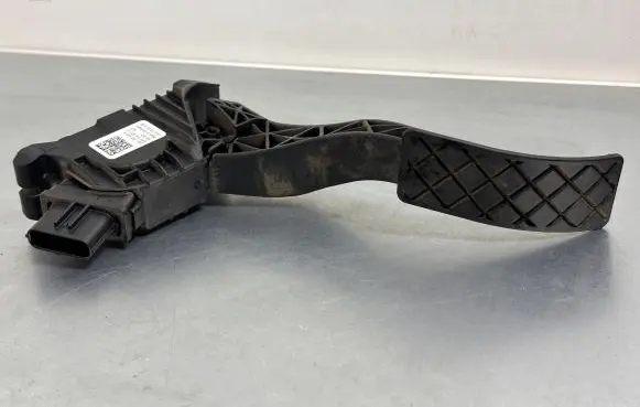 Seat Leon (5F) Accelerator throttle pedal 5Q1721503H 6PV010621