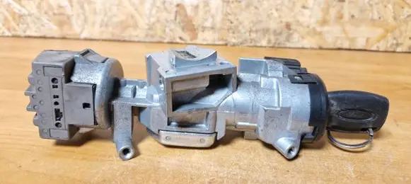Ford Focus Ignition lock 3m513f880