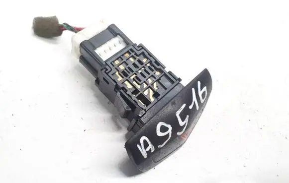 Nissan Primera Hazard light switch 06016