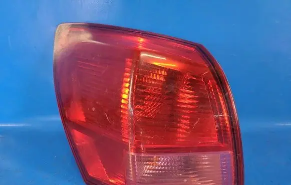 Nissan Qashqai Boot/trunk interior light 26555EY00A