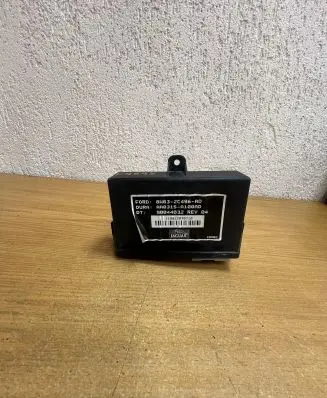 Jaguar XF X250 Rear brake EMF control unit/module 8W832C496AD 90044032