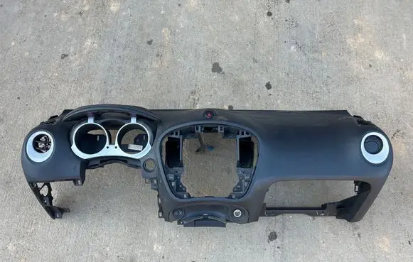Nissan Juke I F15 Dashboard 