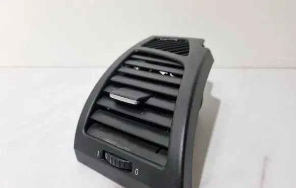 BMW 1 E81 E87 Dashboard side air vent grill/cover trim 7059188 51607059188 P0102044