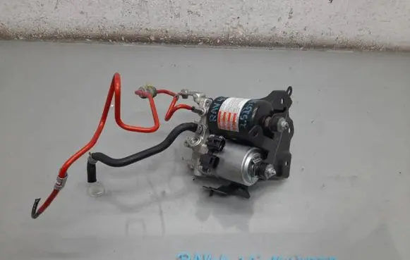Toyota RAV 4 (XA40) ABS Pump