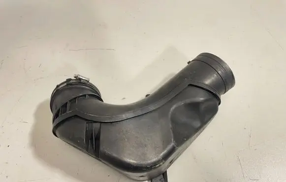 BMW 4 F32 F33 Air intake duct part 7605045
