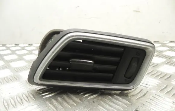 Rear air vent grill