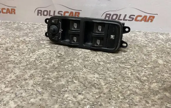 Volvo V50 Electric window control switch 30773211 03454120