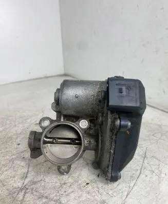 Audi A4 S4 B9 Throttle valve 04L131501B 03177