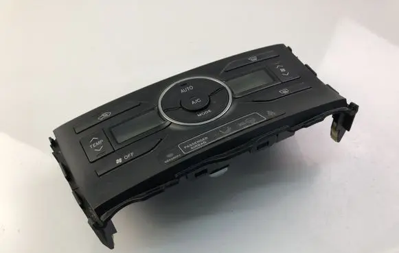 Toyota Auris 150 Climate control unit 5590002320
