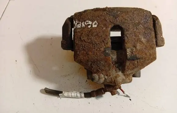 Volkswagen PASSAT B6 Front brake caliper 