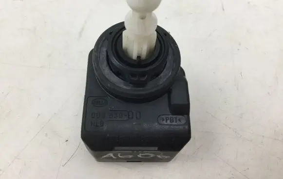 Audi A6 S6 C6 4F Headlight level adjustment motor 00883000