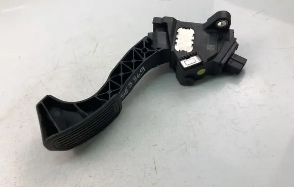 Toyota Auris E180 Accelerator throttle pedal 781100W040
