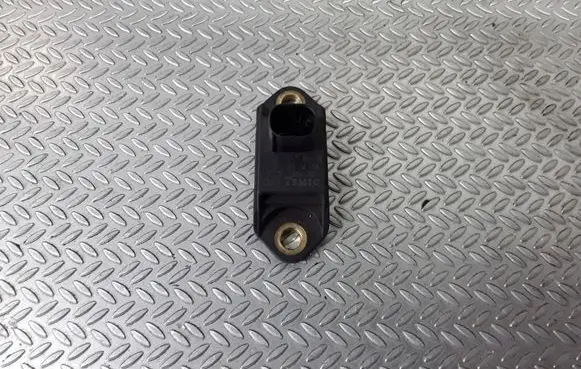 Mercedes-Benz S W220 Airbag deployment crash/impact sensor 0015428018