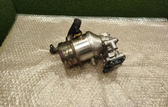 Renault Trafic III (X82) EGR valve cooler 147354591R A51600023