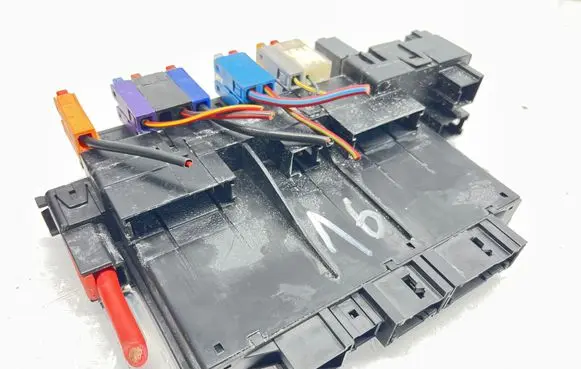 Mercedes-Benz S W220 SAM control unit A0325458332