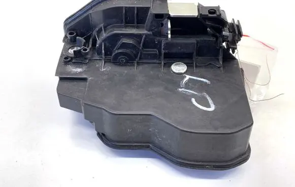 BMW 2 F22 F23 Front door lock 7229461