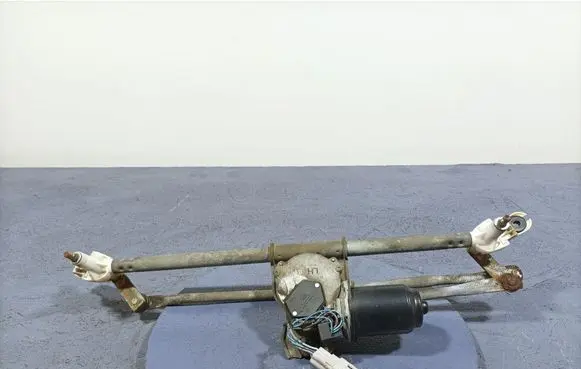Front wiper linkage and motor