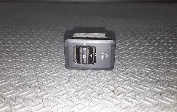 Mitsubishi Pajero Sport I Headlight level height control switch
