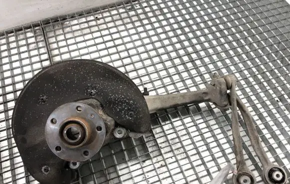 Audi A5 8T 8F Front wheel hub spindle knuckle