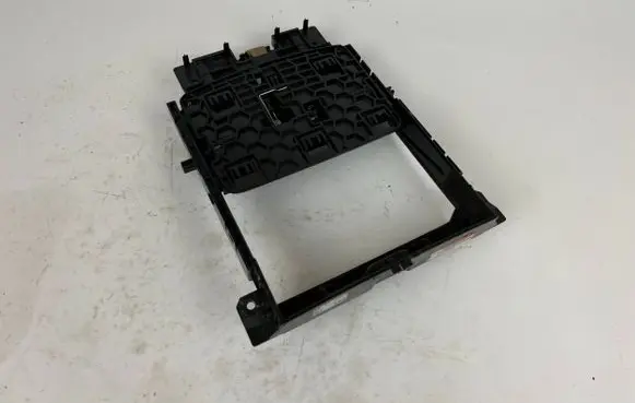 Maserati Levante Cup holder front 670048838