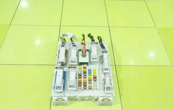 Ford Grand C-MAX Fuse box set BV6N14A073FP BEZPIECZNIKOW