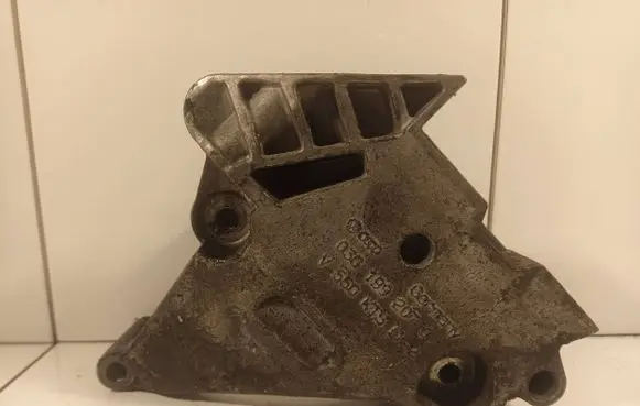 Volkswagen Jetta V Engine mounting bracket 03G199207g