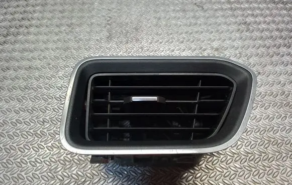 Renault Master III Dashboard air vent grill cover trim 687517173R