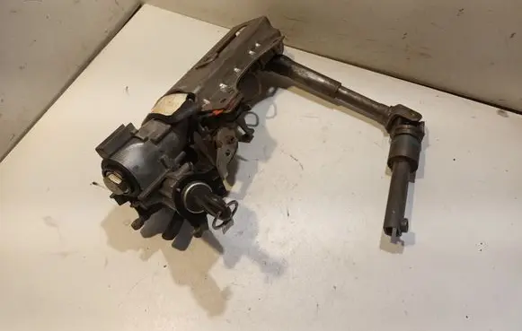 Ford Focus Steering wheel axle 868500A