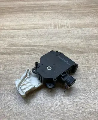 Toyota Verso Air flap motor/actuator 1138002810