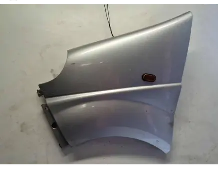 Nissan Primastar Fender