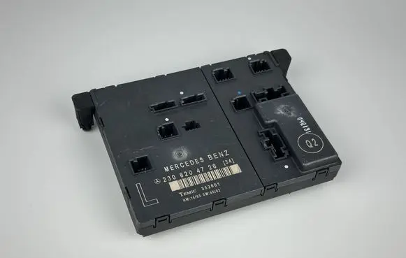 Mercedes-Benz SL R230 Door control unit/module 2308204726 A2308204726 352801