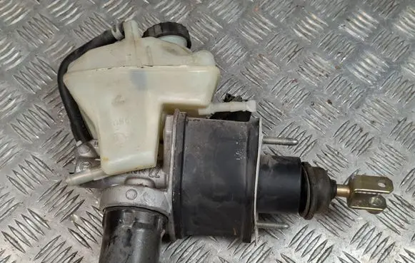 Mercedes-Benz E W211 Master brake cylinder A2114300302 0527708049 0204024105