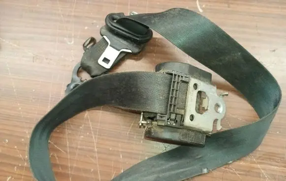 Renault Trafic II (X83) Front seatbelt 696515a
