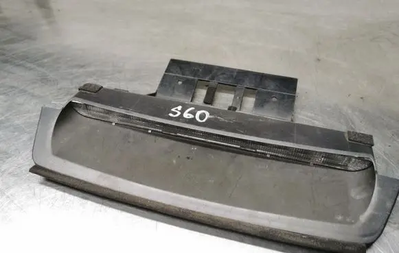 Volvo S60 Third/center stoplight 8641732