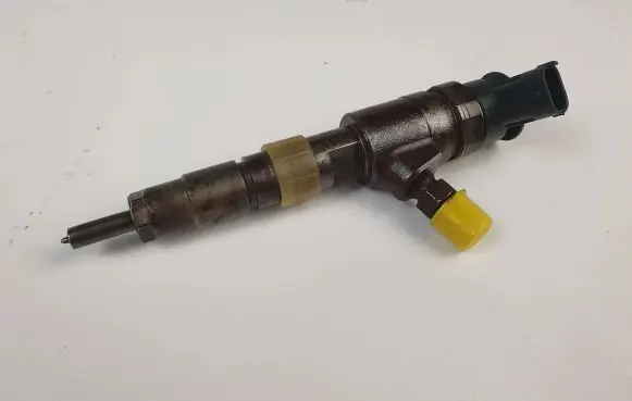 Peugeot 2008 I Fuel injector 0445110340