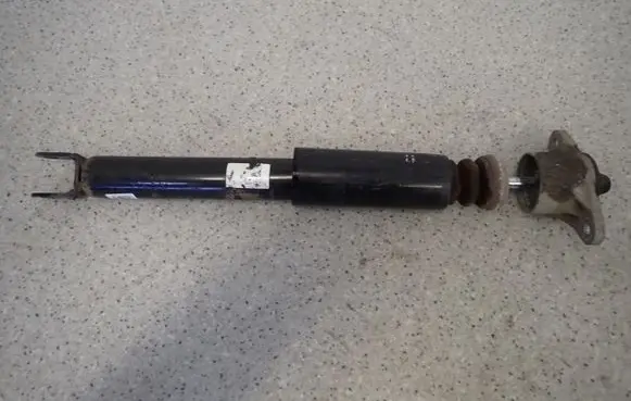 KIA Ceed Front shock absorber with coil spring 