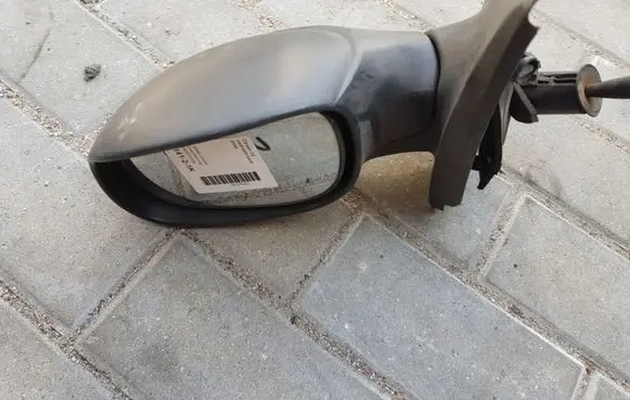 Front door electric wing mirror