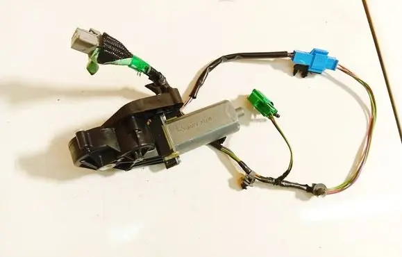 Mercedes-Benz E W211 Seat adjustment motor 0390203208 82059112-4