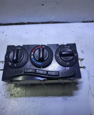 Mercedes-Benz A W168 Climate control unit 1688300485