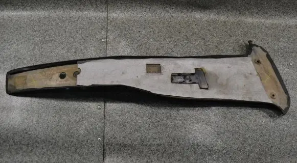 BMW 5 E39 Seat belt trim 51431916681