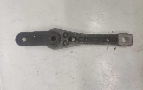 Volkswagen Touran I Engine mounting bracket