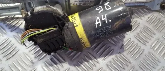 Audi A4 S4 B5 8D Wiper motor 0390241117chp nenustayta