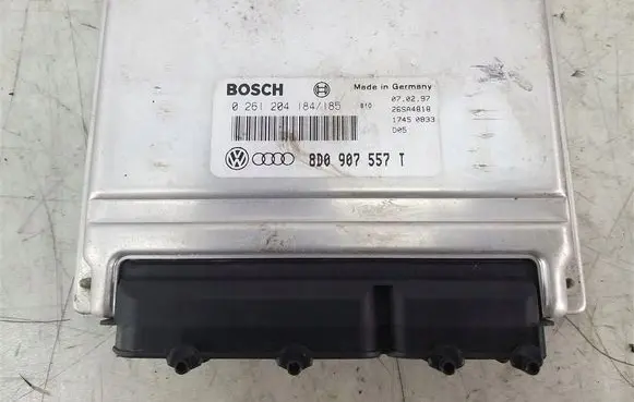 Volkswagen PASSAT B5 Engine control unit/module 8D0907557T