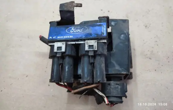 Volkswagen Sharan Coolant fan relay 7M0000317